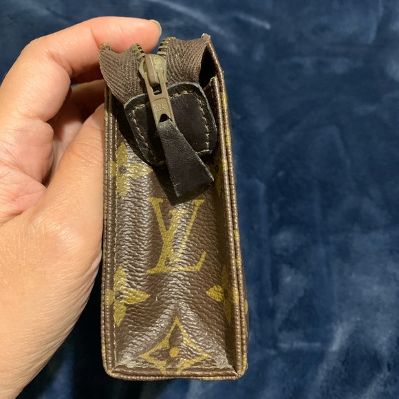 Vintage Louis Vuitton Toiletry 15 in Monogram - Picture 9 of 10